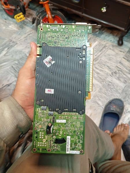 Nvidia Quadro 5000 graphic card for sale 2.5 GB 320 bit 1