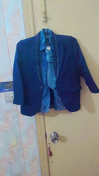 two piece with tie and shirts 0
