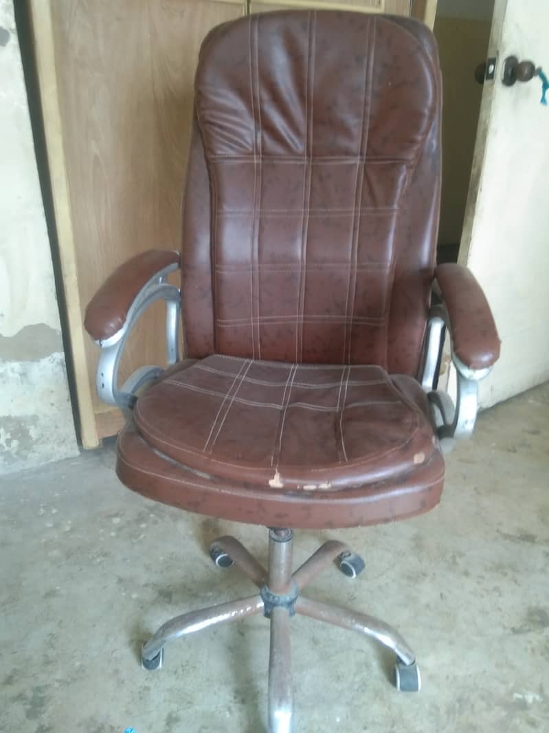 portable AC, 5000 watt stabilizer and computer chair for sale 4