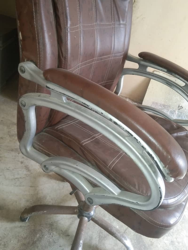 portable AC, 5000 watt stabilizer and computer chair for sale 5