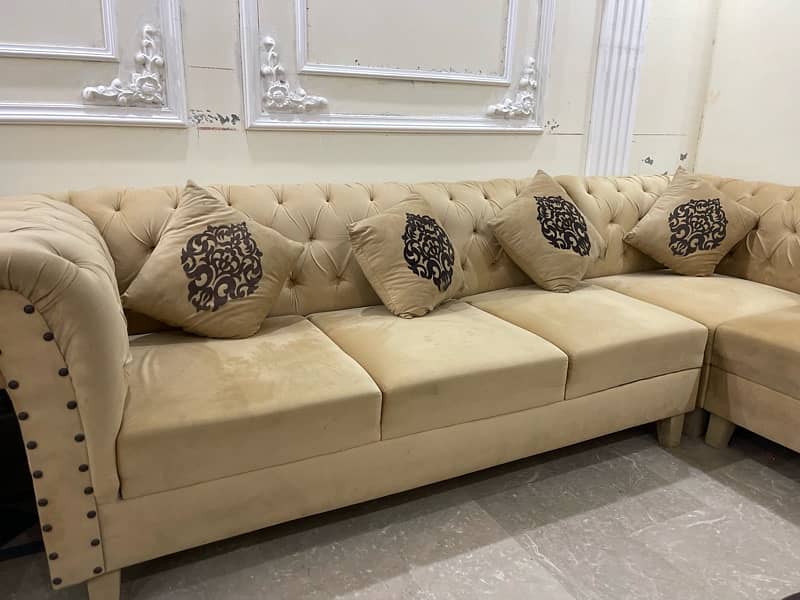 L-Shaped sofa with 9 years Molty foam warranty 3