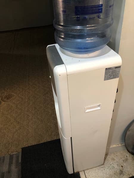 Gree water dispenser gw-JL500fs 2