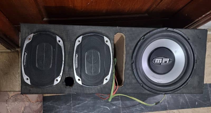 Amplifier and Woofer with 2 Poiner Speaker with box and cable 0