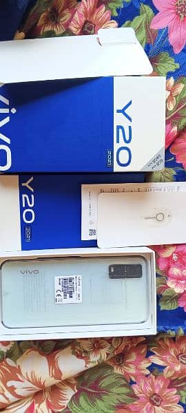 Vivo y20 4/64 with box (All ok set). 3