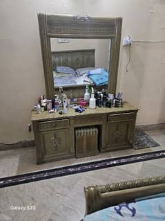 DRESSING TABLE UP FOR SALE