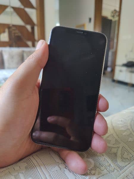 iphone 11 pro 64 gb non PTA 4