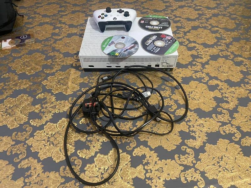 x box one s   1TB 4