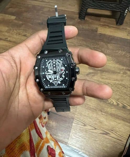 luxury Men Watch Large Dial available for sale 1