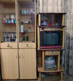 TV WITH TROLLEY & DIVIDER