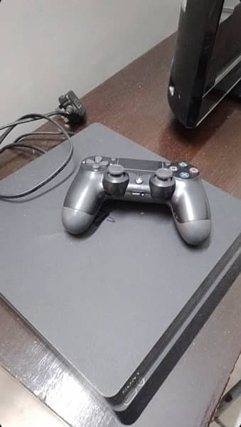 PS4 slim 0