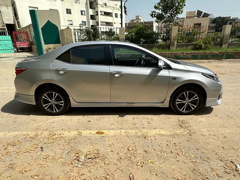 Toyota Corolla Altis Grande X Black interior 2022 3