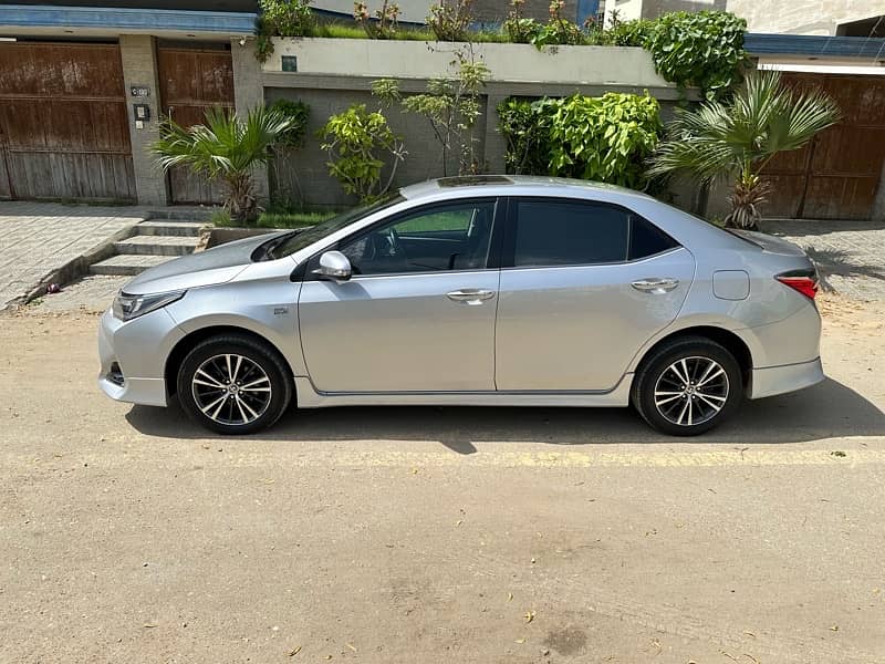 Toyota Corolla Altis Grande X Black interior 2022 5