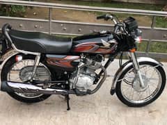 125 Honda 2022 black