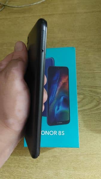 HONOR 8S 32GB 9