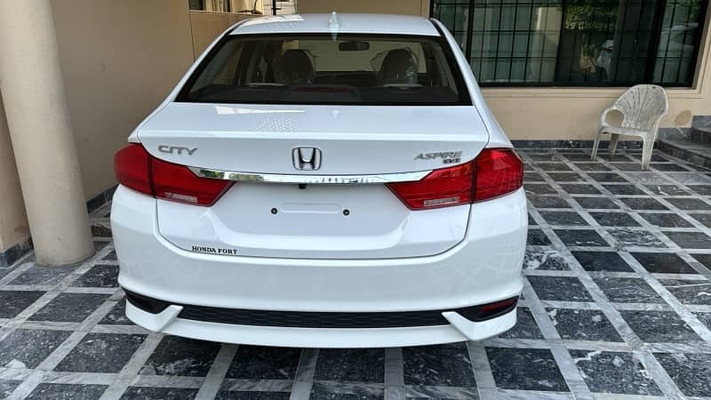 Honda City Aspire 2024 1