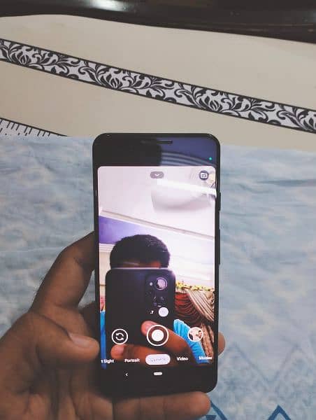 *NEGOTIABLE* Google Pixel 3 NON PTA - Mint Condition 4/64GB 8