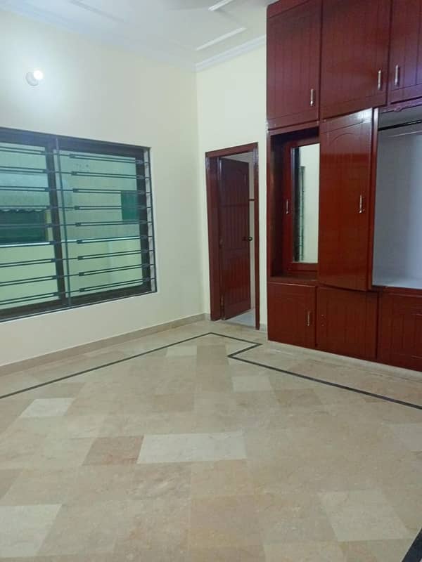 10 Marla Lower Portion Available For Rent in BAHRIA TOWN Ph;3 Rawalpindi 13