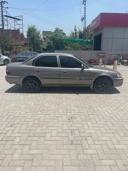 Toyota Corolla 2.0 D 2001 8