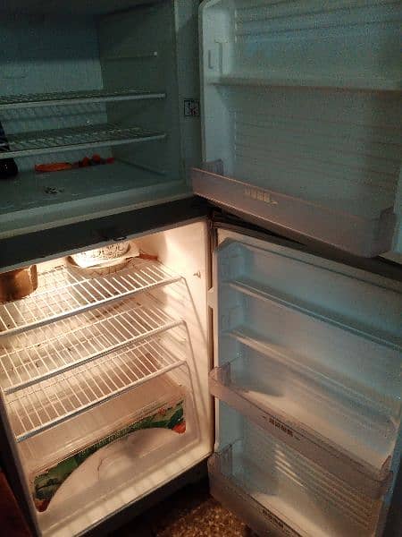 large dawlance fridge with good condition with fix ND final price 1