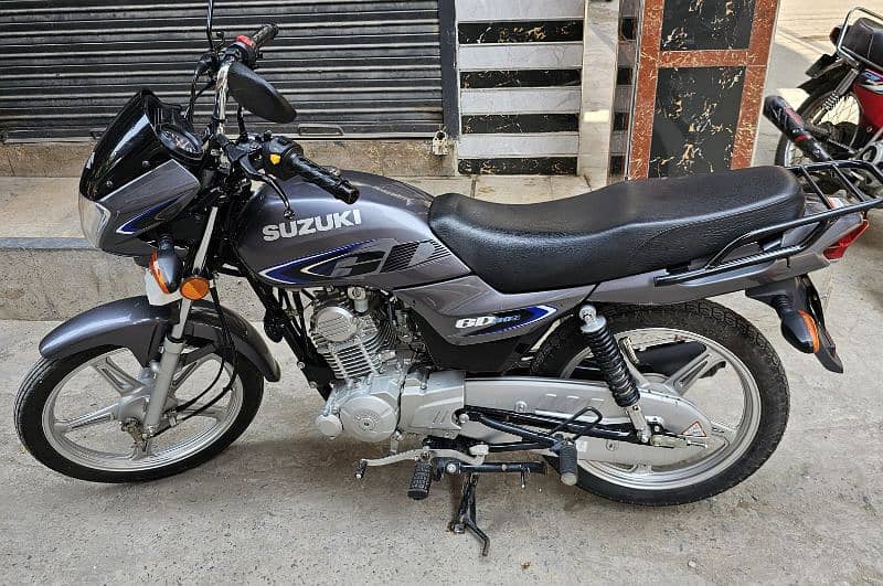 Suzuki GD 110S 2022-23 1