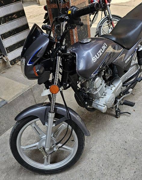 Suzuki GD 110S 2022-23 5