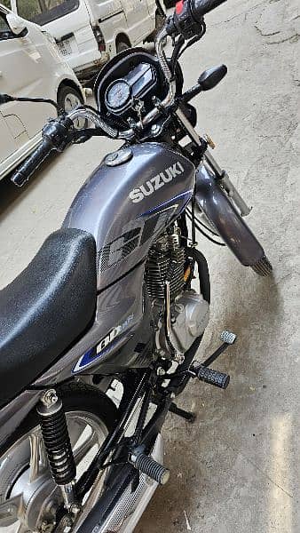 Suzuki GD 110S 2022-23 6