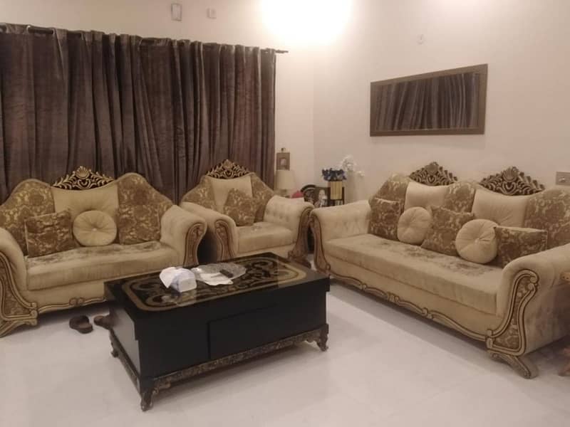 Sofa set up for sale 1