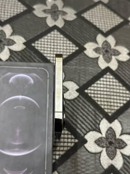 Apple iPhone 12 pro max 256Gb Factory unlock water pack 2