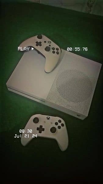 Xbox one s 1tb with 2 controllers 3