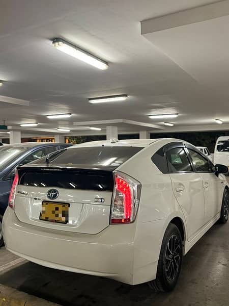 Toyota Prius 2014 1