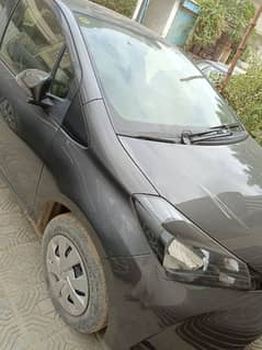 Toyota Vitz 2015