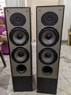 Paradigm monitor 7se III speakers