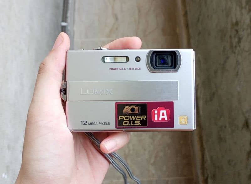 Panasonic Lumix DMC-FP8 1