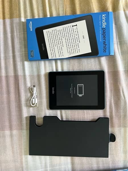 Amazon Kindle Paperwhite (10th Gen) 8 GB 1