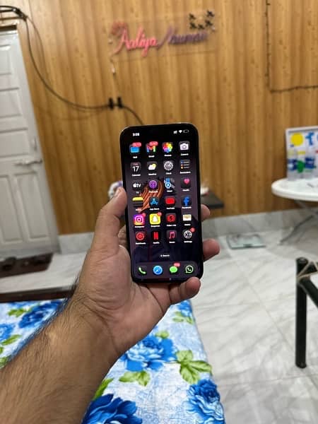 iphohe 14 pro max pya 0