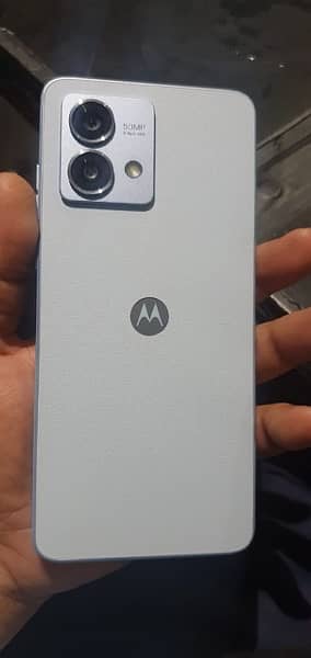 Moto G84 1