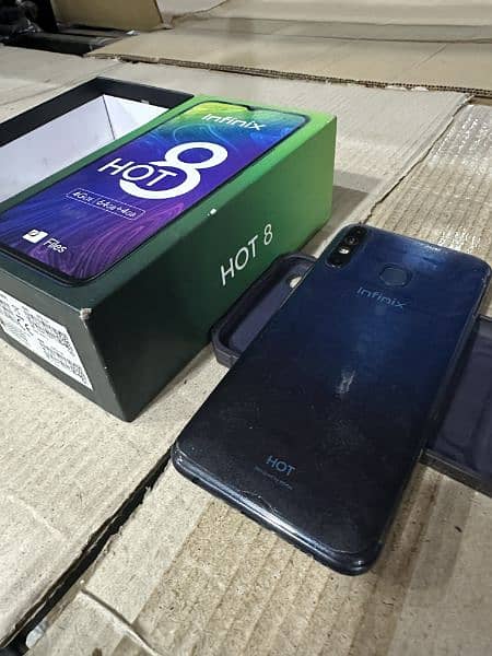 Infinix Hot 8 4/64 in Excellent condition. 3