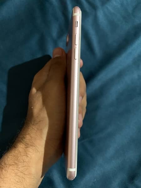 iPhone 7 Plus  used condition 10/09 (30,000) 2