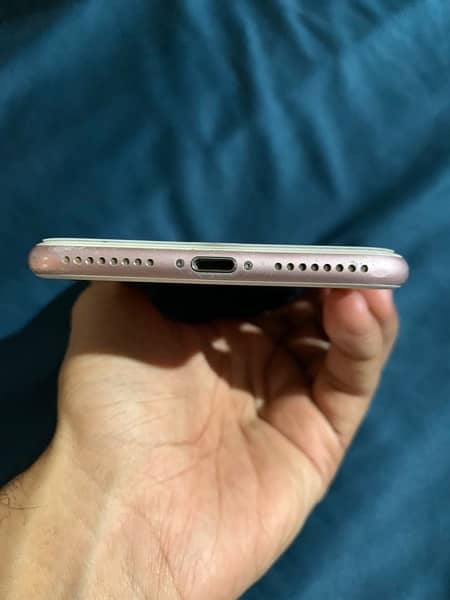 iPhone 7 Plus  used condition 10/09 (30,000) 3