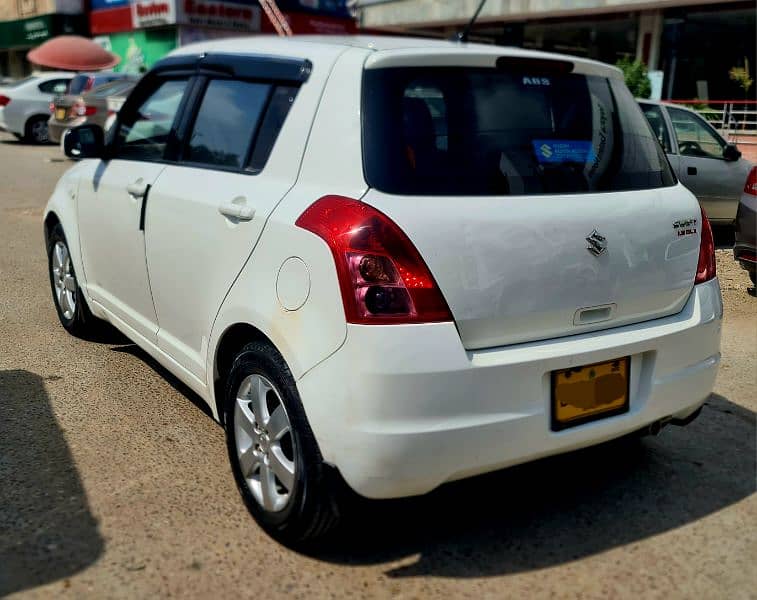 Suzuki Swift 1.3DLX (2015/16) 4