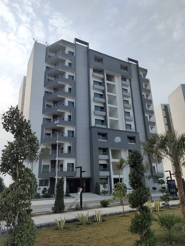 Brand New 10 Marla 3 BED Flat 5th Floor Available For Rent In Askari 11 Sec- D 0