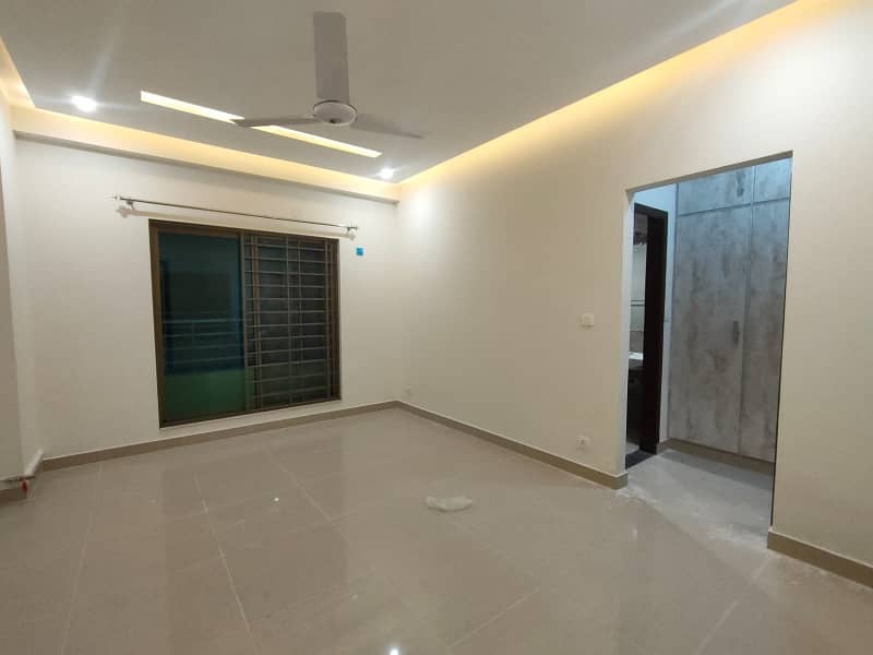 Brand New 10 Marla 3 BED Flat 5th Floor Available For Rent In Askari 11 Sec- D 9