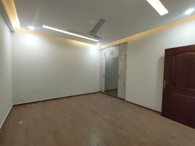 Brand New 10 Marla 3 BED Flat 5th Floor Available For Rent In Askari 11 Sec- D 11