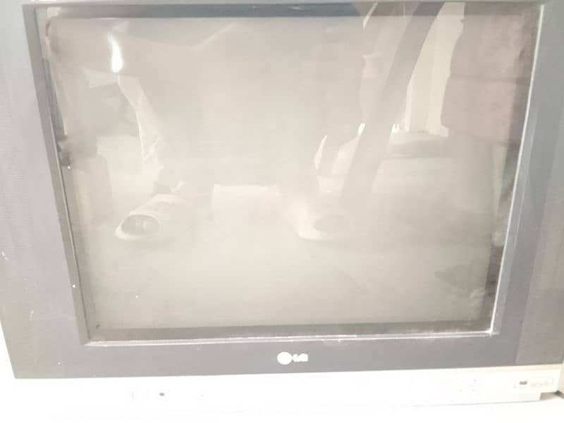 LG tv good condition 2