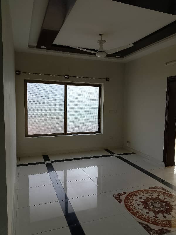 Prime Location House Portion Available For Rent in Dha-2 7