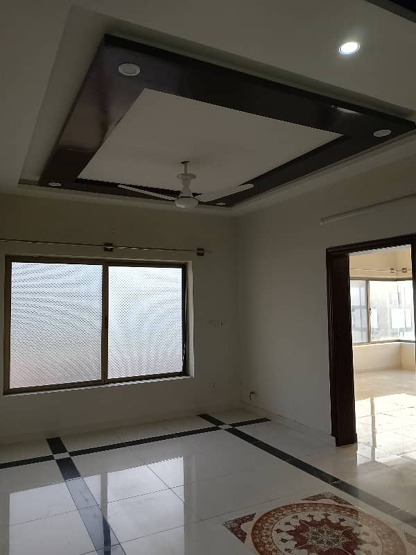 Prime Location House Portion Available For Rent in Dha-2 8