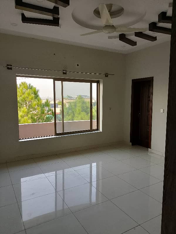 Prime Location Upper Portion Available For Rent 14