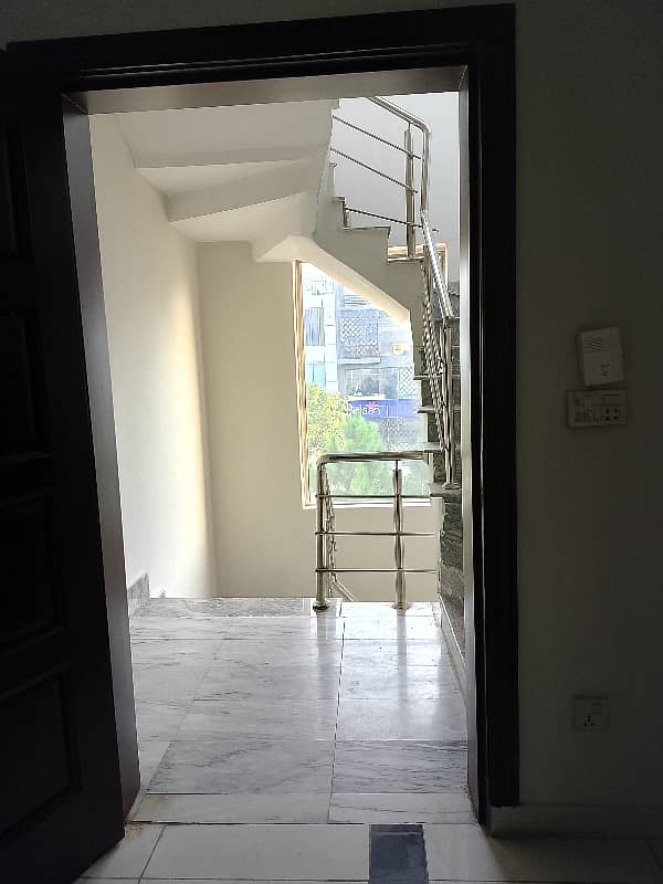 Prime Location Upper Portion Available For Rent 24