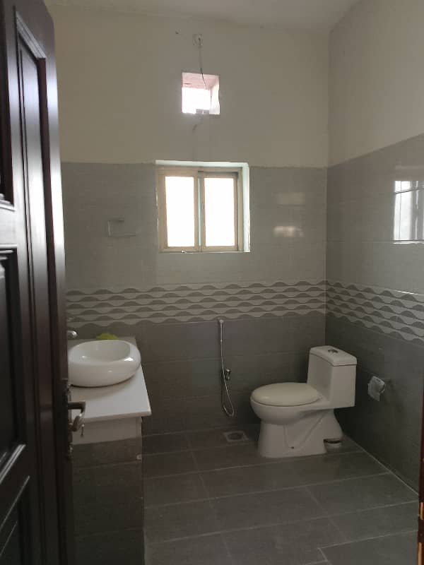 Prime Location House Portion Available For Rent in Dha-2 27