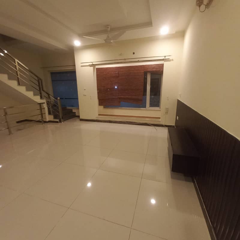 1 KANAL NEW UPPER PORTION FOR RENT IN I-8 ISLAMABAD 1